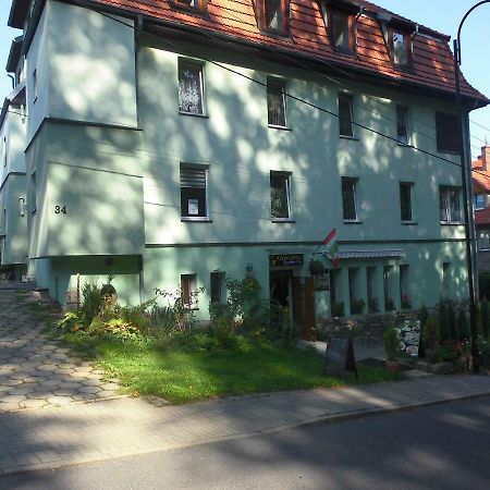 Appartement Bezowy Pokoj à Jedlina-Zdroj Extérieur photo